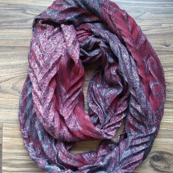 Scarf - Picture 1 of 3